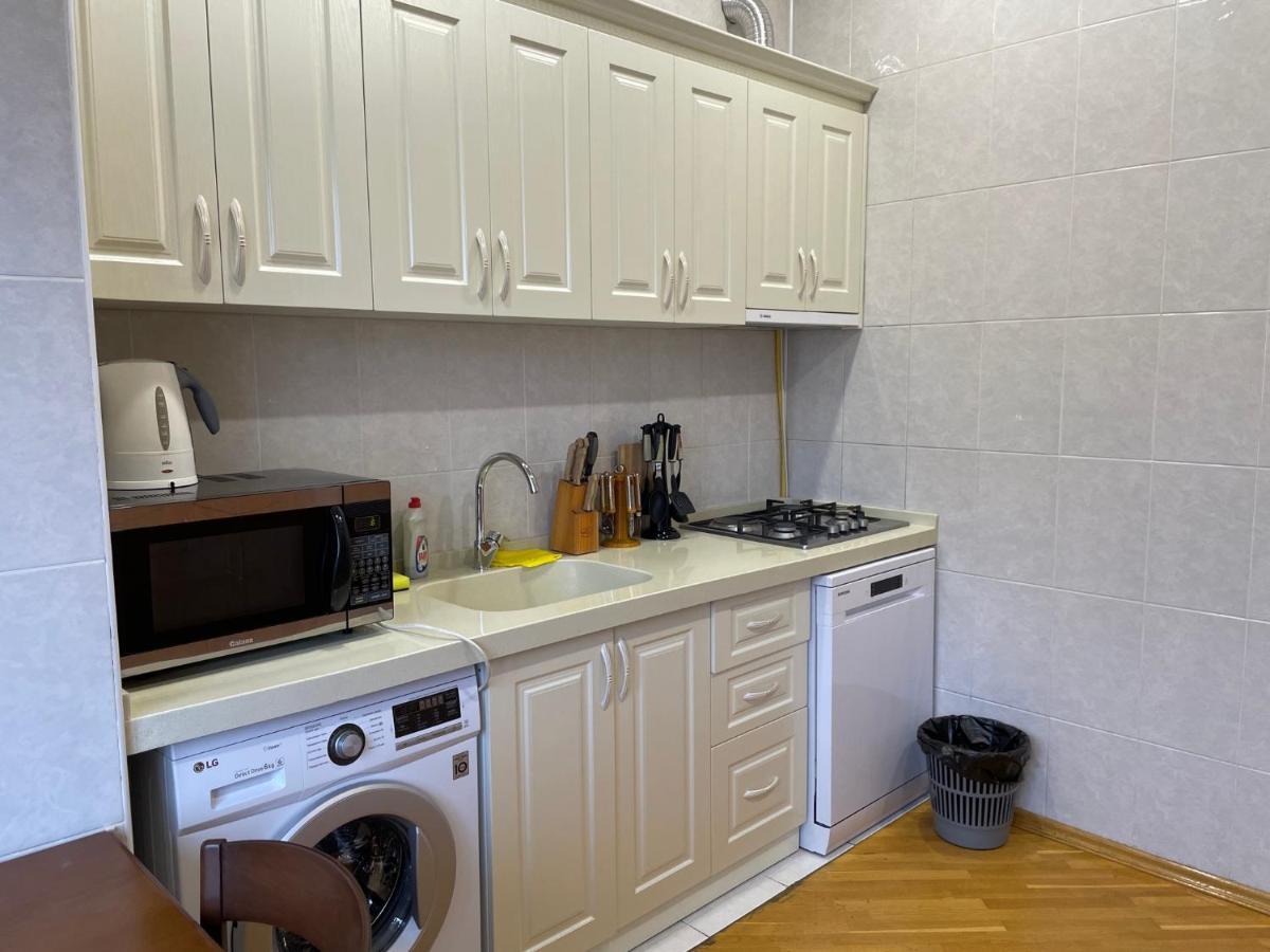 Mayden Family Apartment Baku Bagian luar foto