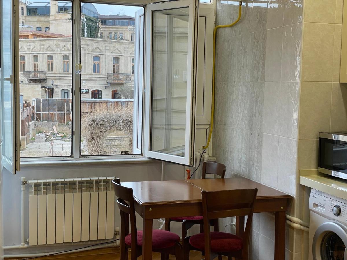 Mayden Family Apartment Baku Bagian luar foto